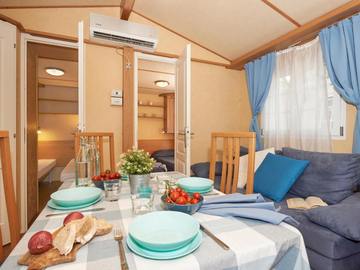 Holiday Home Maxi Caravan Comfort By Interhome Байя-Домиция Экстерьер фото